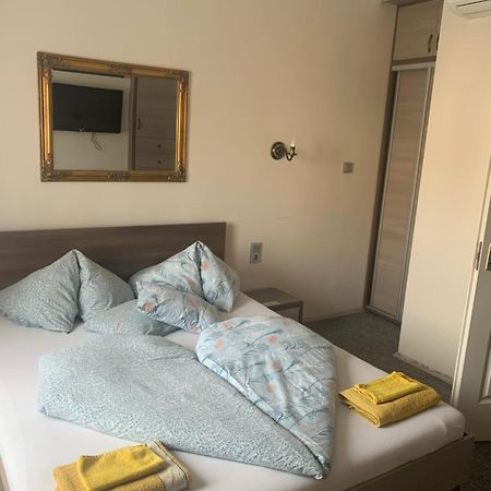 Aradi Vendégház Miskolc Esterno foto